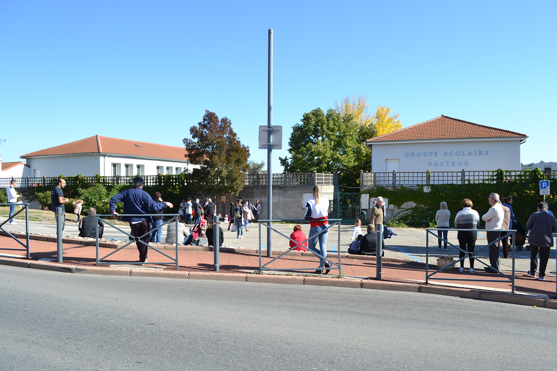 Ouverture de l’école sur la cité / Végétalisation des cours d’écoles